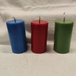 Svíčka VÁLEC, ručně zdobená, různé barvy a motivy (lze ozdobit podle přání zákazníka) Chráněná dílna INSPIRACE